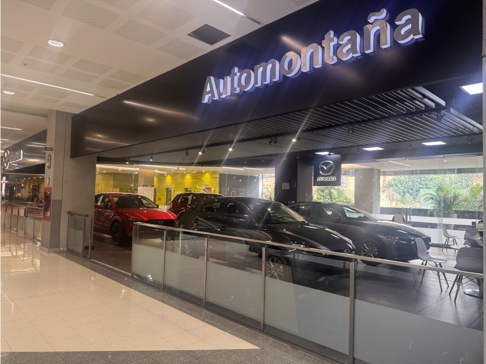 LOCAL COMERCIAL RENTANDO PARA VENTA EN CENTRO COMERCIAL LYC — foto 4