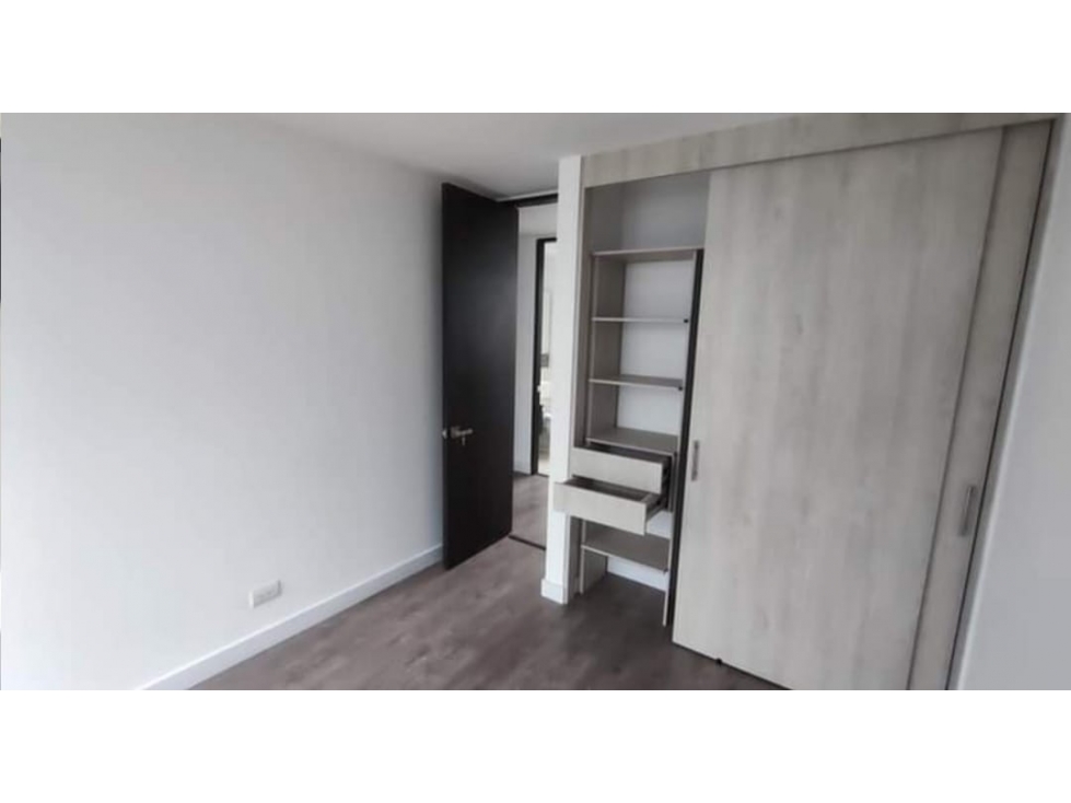 APARTAMENTO EN SABANETA PARA VENTA EN PISO ALTO CON VISTA HERMOSA CCZ — foto 4