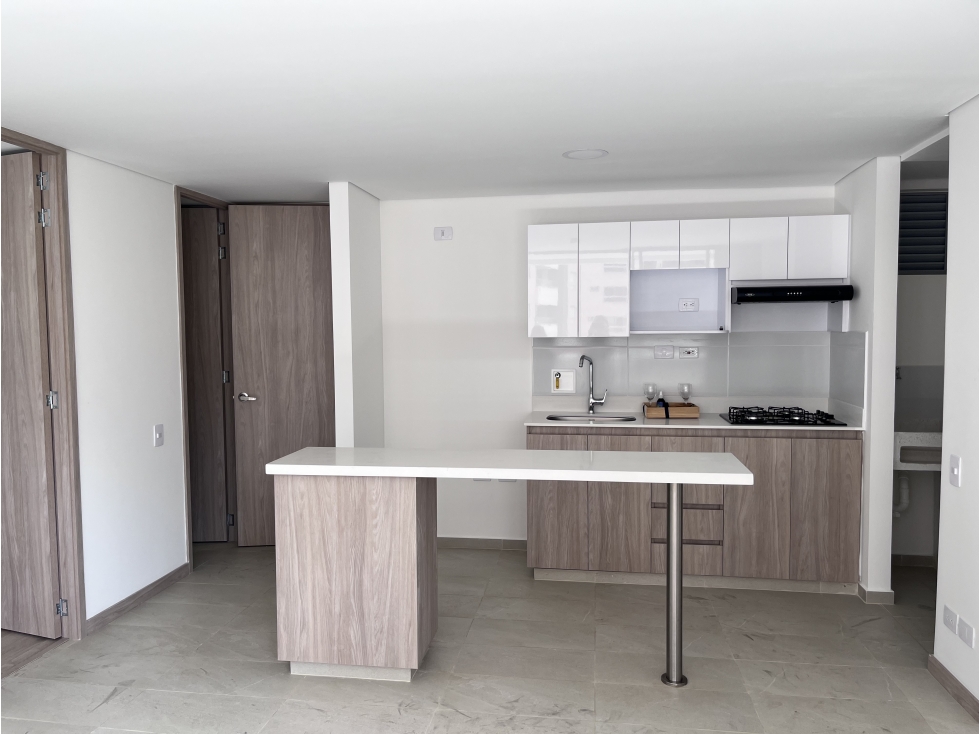 APARTAMENTO PARA RENTA EN SABANETA EN PISO ALTO CON ACABADOS AAA