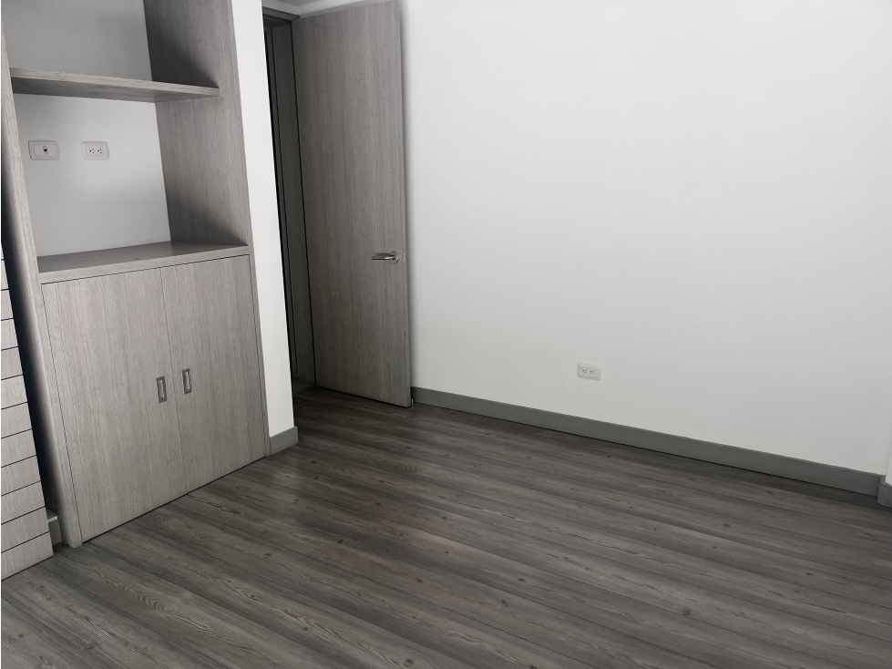 CASA EN UNIDAD CERRADA EN SABANETA PARA VENTA DE 2 NIVELES — foto 5