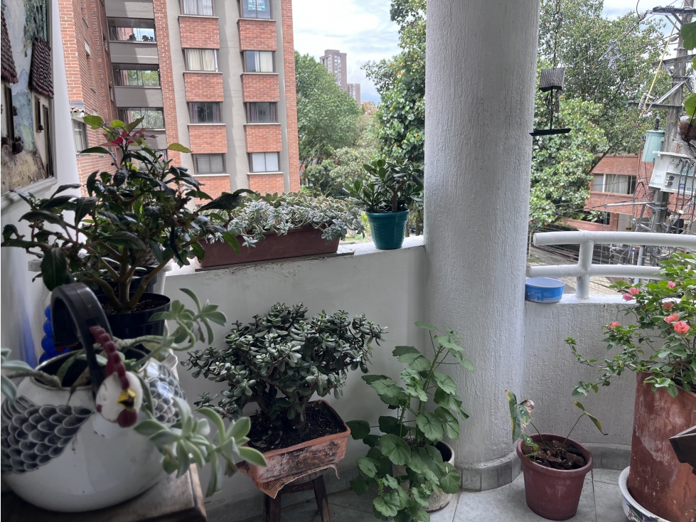 APARTAMENTO EN LAS LOMAS PARA VENTA CON OPORTUNIDAD DE REMODELAR — foto 3