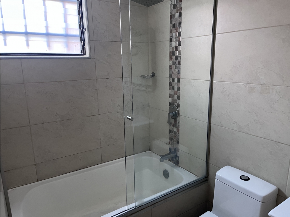 APARTAMENTO EN MILLA DE ORO PARA RENTA REMODELADO Y EN SITIO TRANQUILO — foto 2