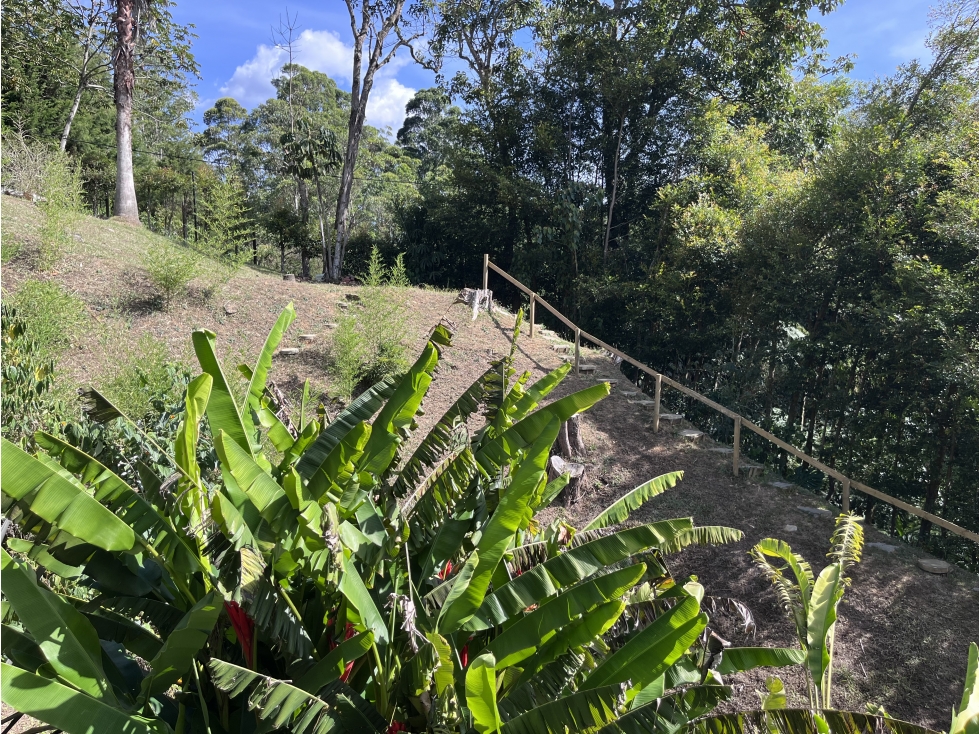 CASA DE REVISTA PARA LA VENTA EN LOMA DEL TESORO CON UNA VISTA BRUTAL — foto 4