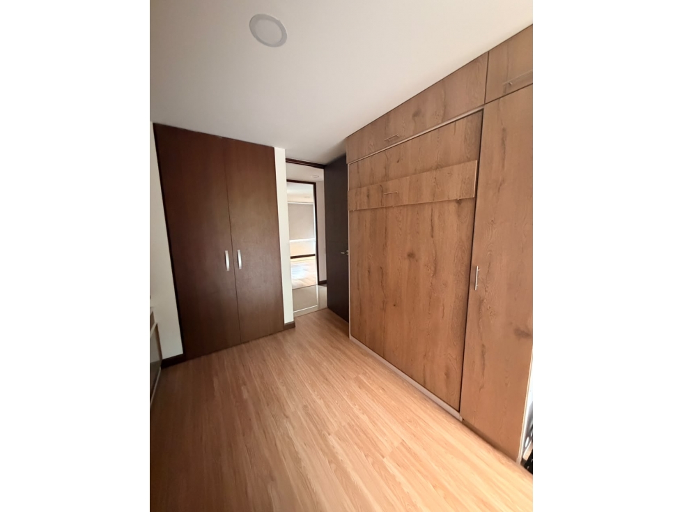 APARTAMENTO EN CUMBRES PARA RENTA CON TERRAZA PISO INTERMEDIO — foto 3