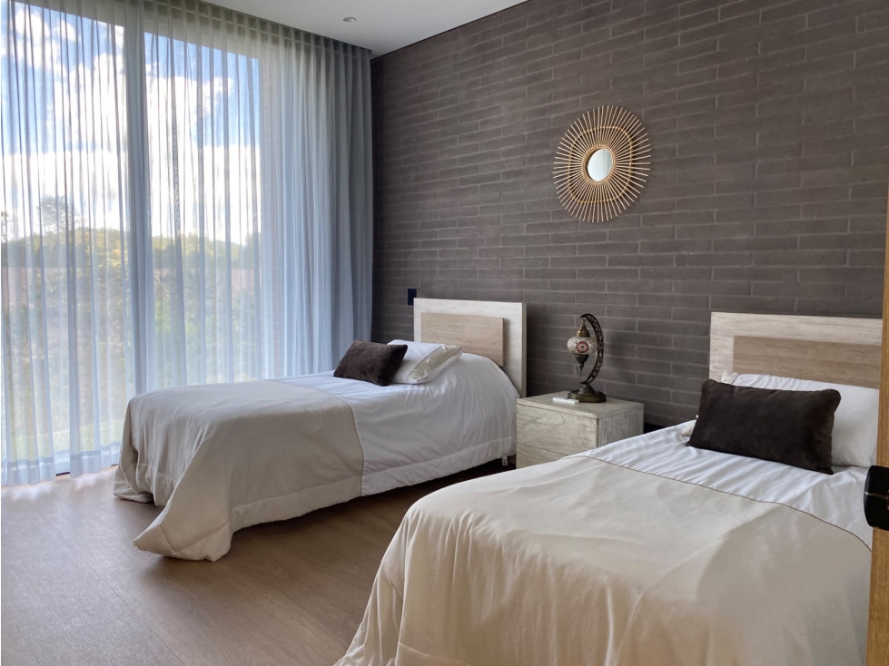 CASA ESPECTACULAR DE 1 NIVEL EN EL RETIRO EN UNIDAD EXCLUSIVA MYC — foto 4