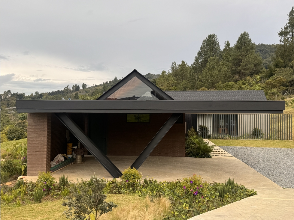 Casa en venta o arriendo Alto de Las Palmas Envigado