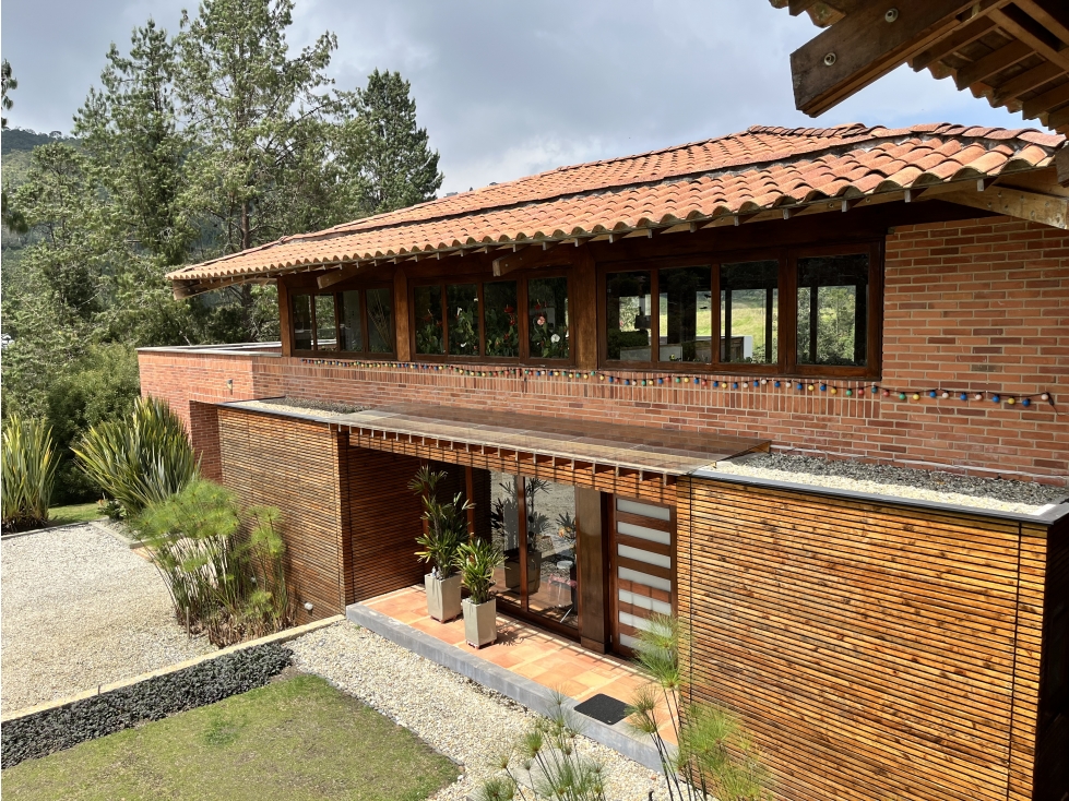 CASA CAMPESTRE PARA LA VENTA EN UNIDAD CERRADA EN EL ESCOBERO CCZ