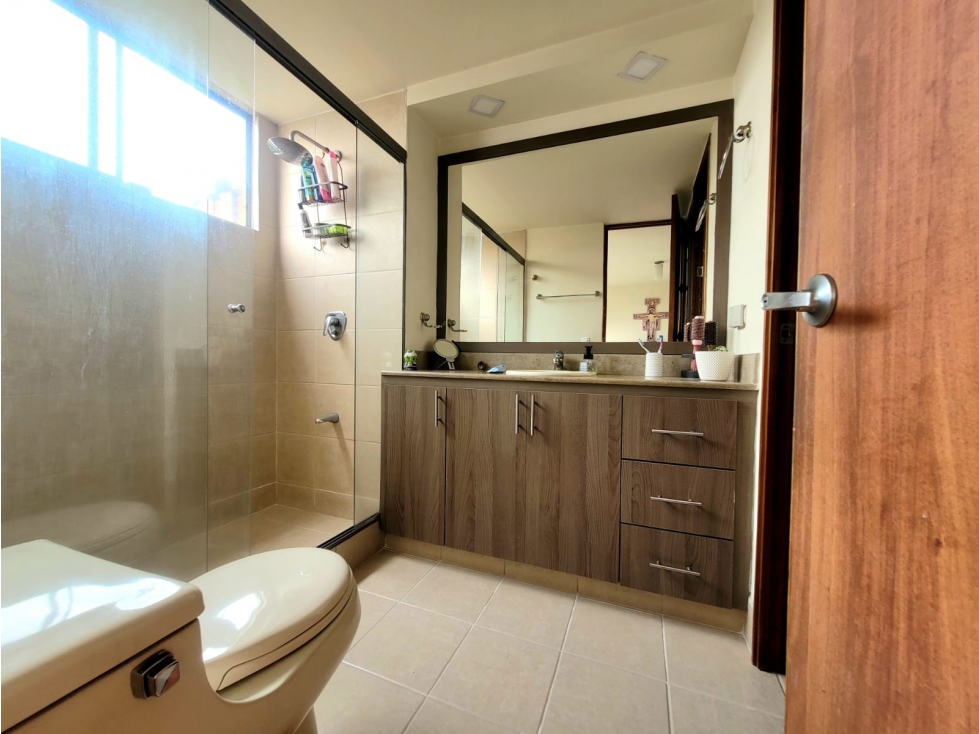 APARTAMENTO EN VENTA SECTOR BALSOS CON LA INFERIOR EN PISO ALTO LVV — foto 3