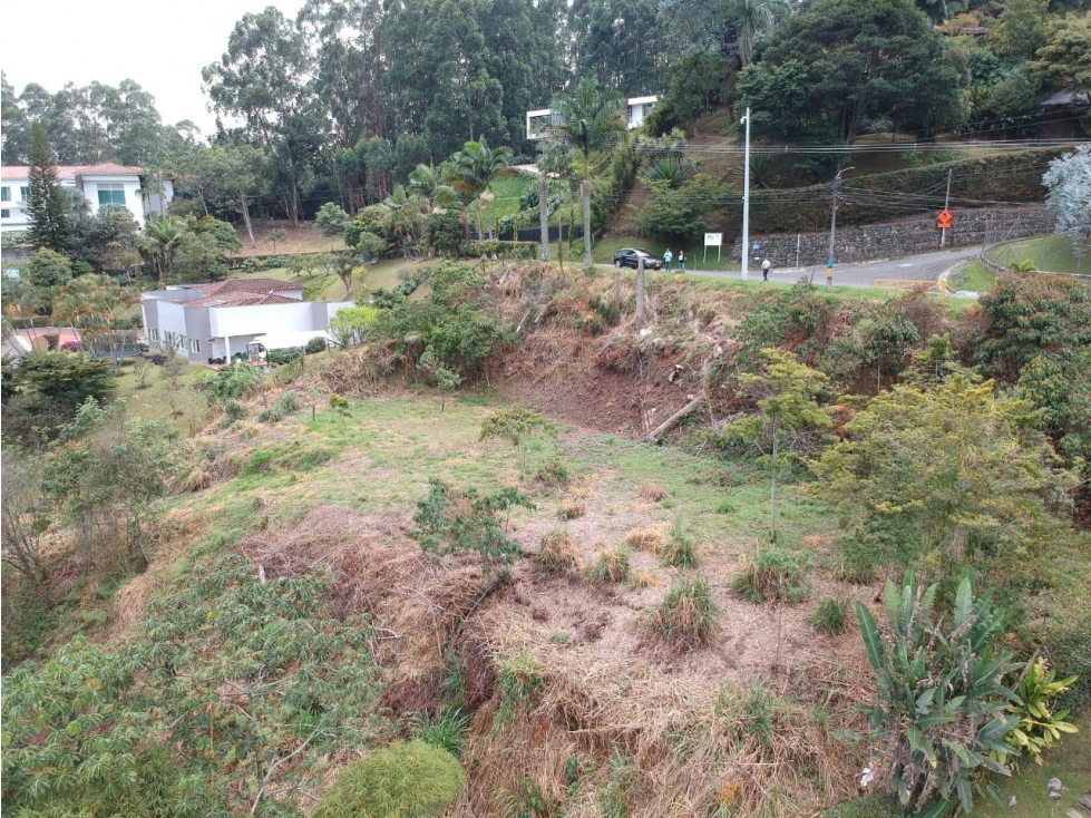 LOTE EN VENTA CON VISTA A LA CIUDAD EN VIA PALMAS CCZ — foto 4