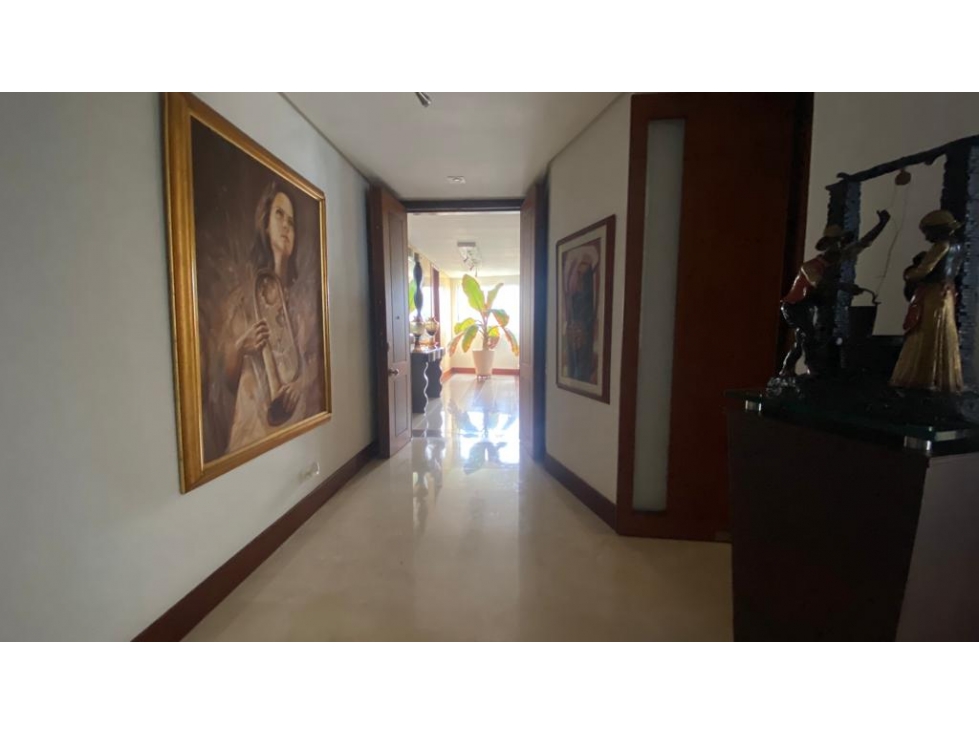 APARTAMENTO EN LOMA DEL TESORO PARA VENTA PISO ALTO CCZ — foto 3