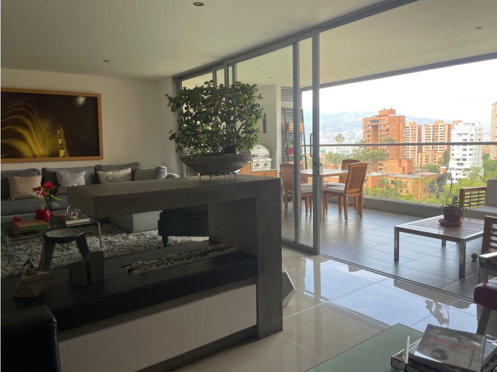 APARTAMENTO EN PISO ALTO CON ESPECTACULAR VISTA PARA RENTA DD