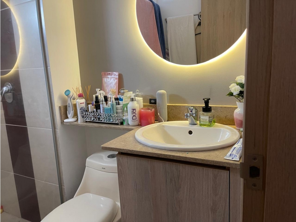 APARTAMENTO MODERNO PARA VENTA EN CASTROPOL EN PISO ALTO IYC — foto 5