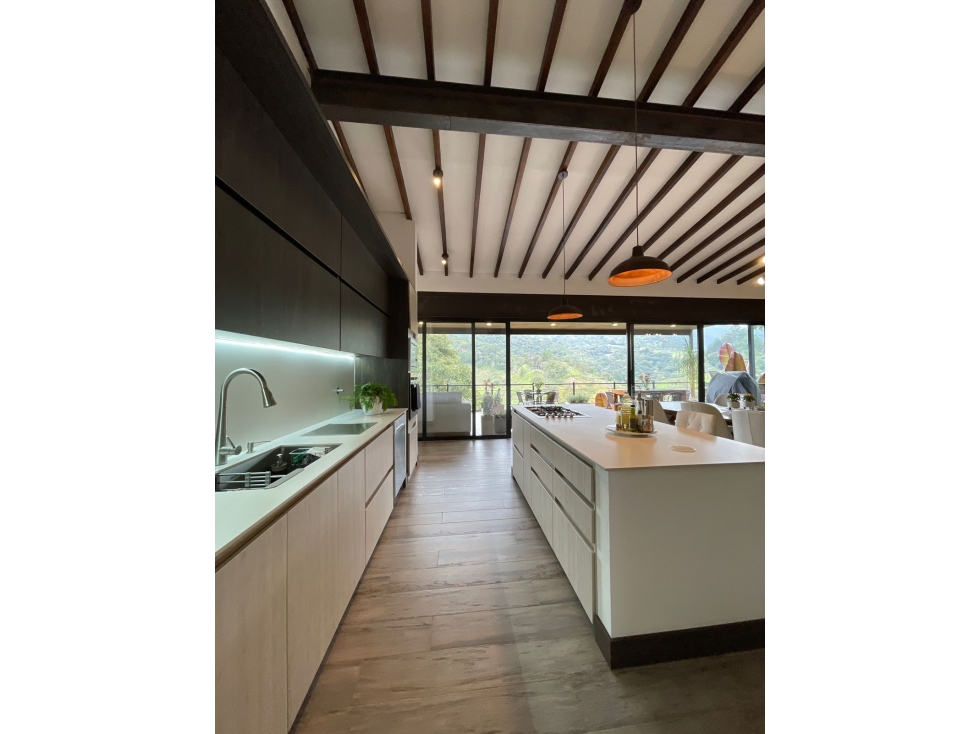 CASA EN FIZEBAD PARA VENTA DE REVISTA CON ACABADOS DE LUJO — foto 4