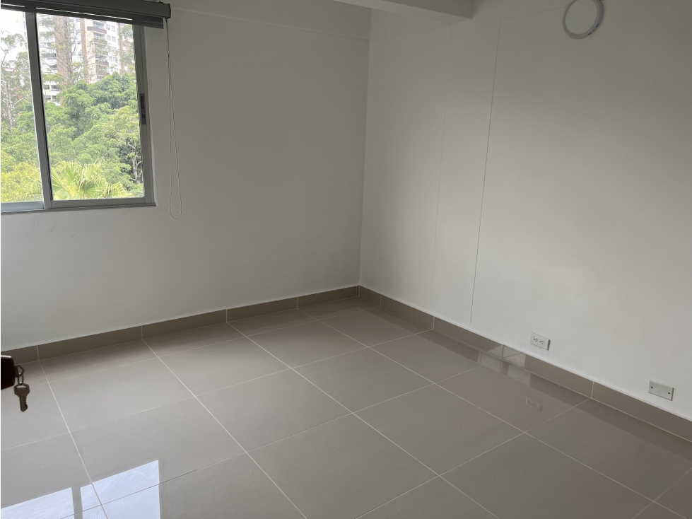APARTAMENTO EN ENVIGADO PARTE PLANA PARA RENTA PISO INTERMEDIO CCZ — foto 4