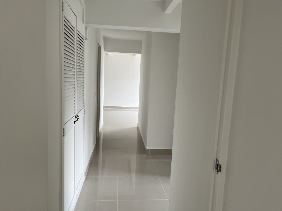 APARTAMENTO EN ENVIGADO PARTE PLANA PARA RENTA PISO INTERMEDIO CCZ — foto 5