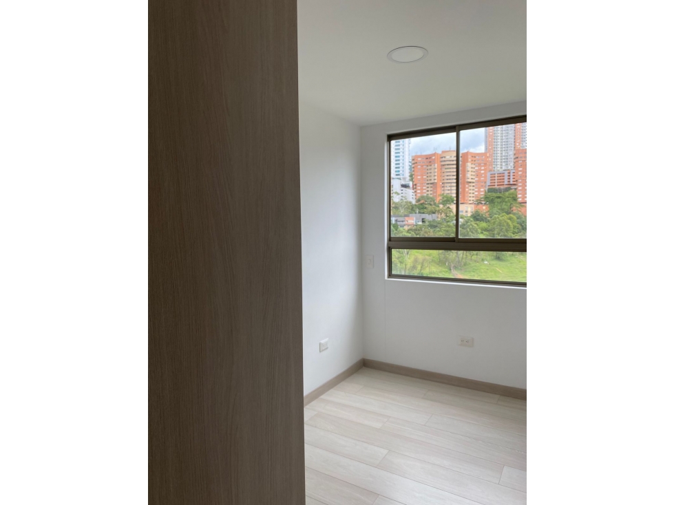 APARTAMENTO MODERNO EN SABANETA EN PISO ALTO PARA VENTA CYM — foto 5
