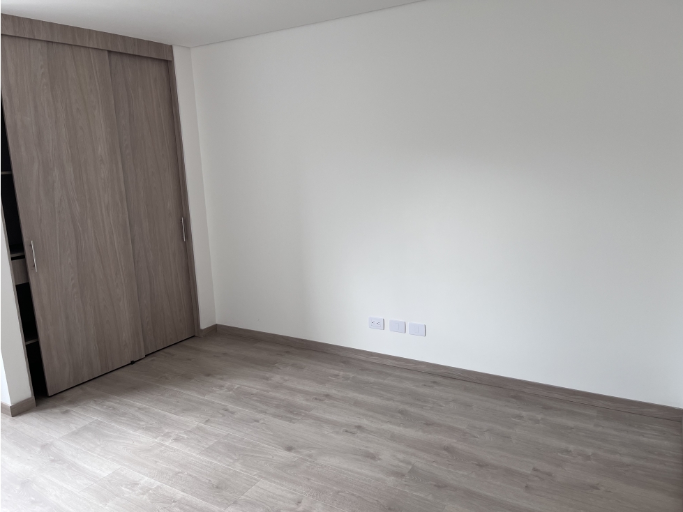 APARTAMENTO PARA RENTA EN SABANETA EN PISO ALTO CON ACABADOS AAA — foto 5