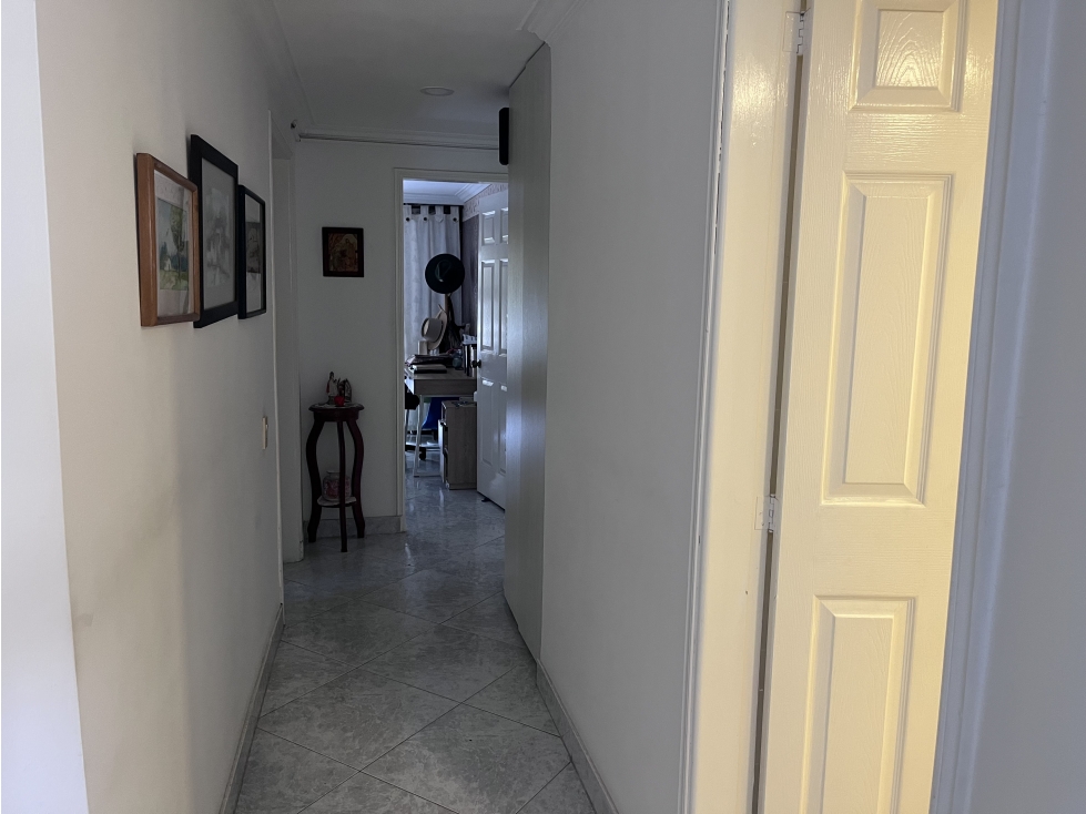 APARTAMENTO EN LAS LOMAS PARA VENTA CON OPORTUNIDAD DE REMODELAR — foto 5