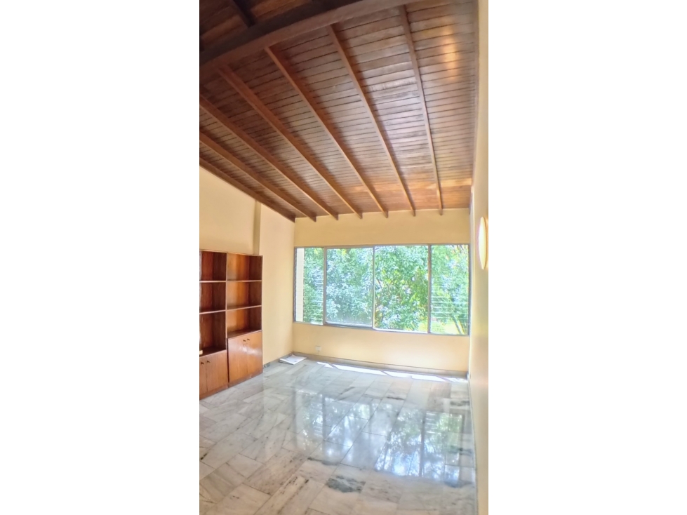 APARTAMENTO PARA VENTA EN EL POBLADO LISTO PARA REMODELAR — foto 5