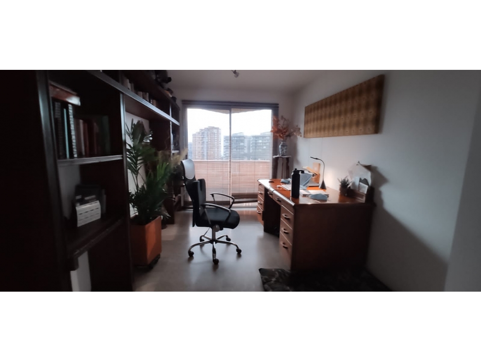 APARTAMENTO EN VENTA EN EL POBLADO CON OPORTUNIDAD PARA REMODELAR — foto 4