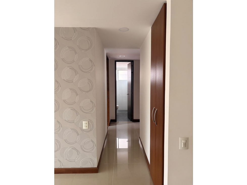 APARTAMENTO EN CUMBRES PARA RENTA CON TERRAZA PISO INTERMEDIO — foto 6