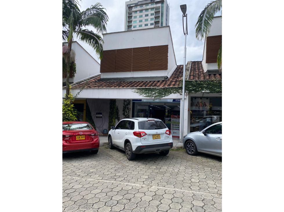 LOCAL EN OVIEDO PARA VENTA RENTANDO CON INQUILINO AAA CYS — foto 5
