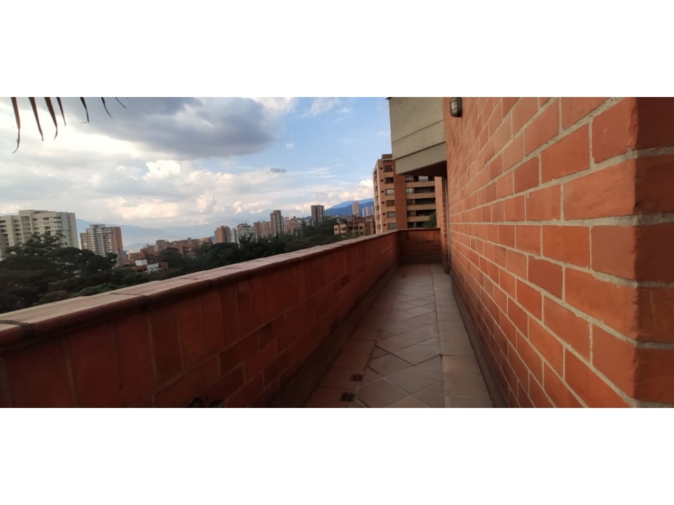 APARTAMENTO EN VENTA EN EL POBLADO CON OPORTUNIDAD PARA REMODELAR — foto 6