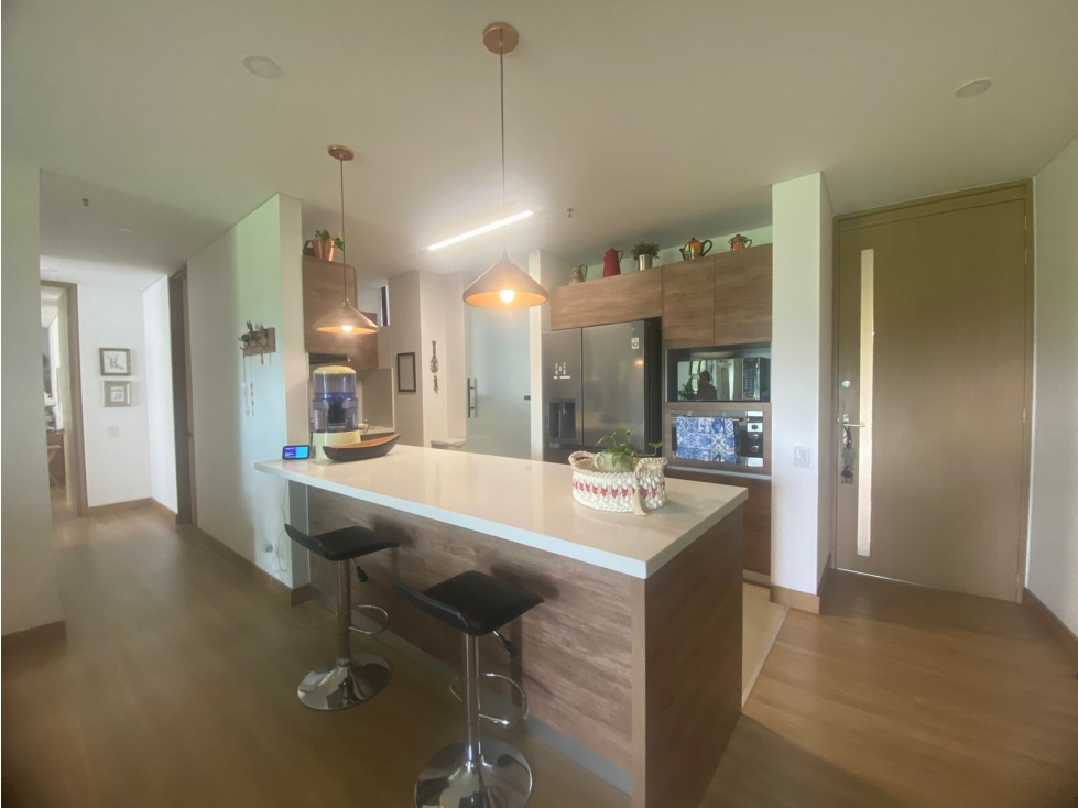APARTAMENTO EXCLUSIVO PARA VENTA EN LLANOGRANDE PISO BAJO MYC