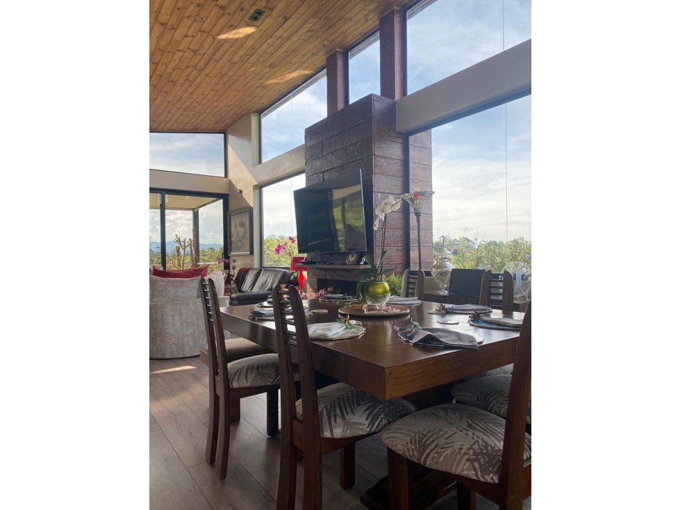 CASA CAMPESTRE PARA VENTA EN LLANOGRANDE EN UN SOLO NIVEL MYC