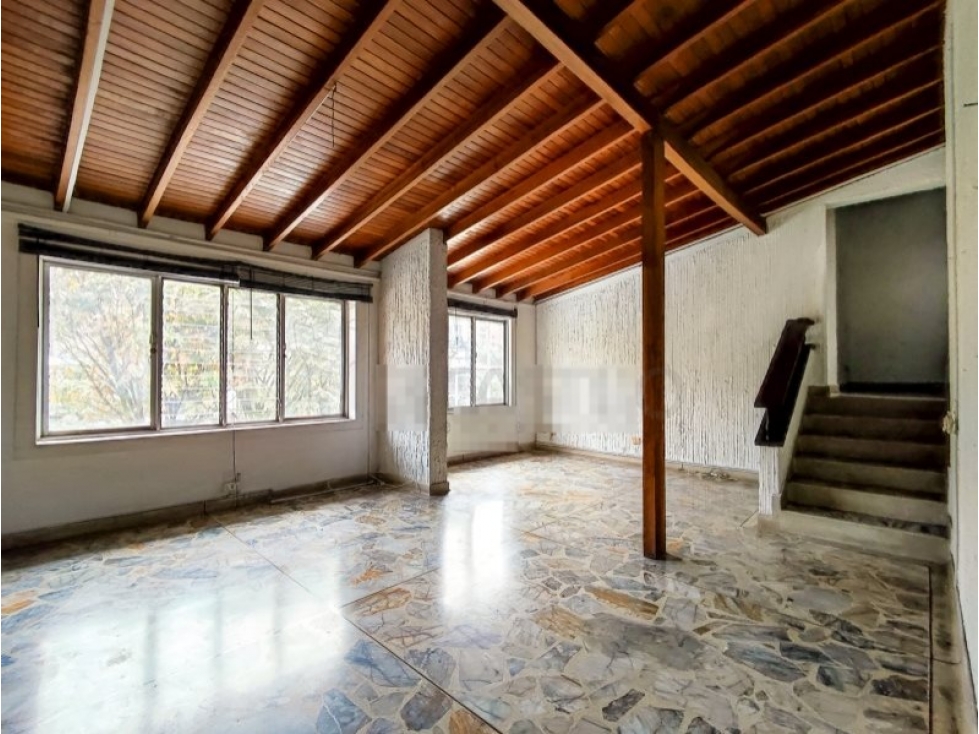 Agradable Casa-local en Venta en Laureles