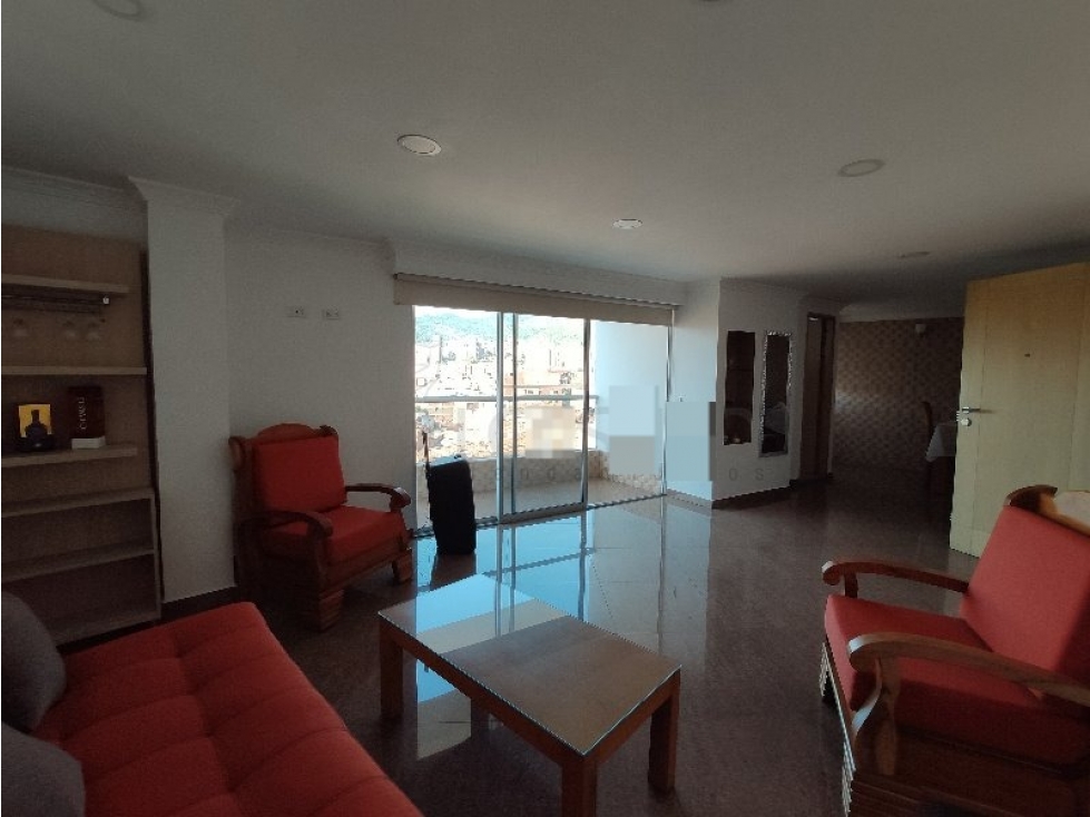 Amplio apartamento en venta en Belén Granada — foto 2