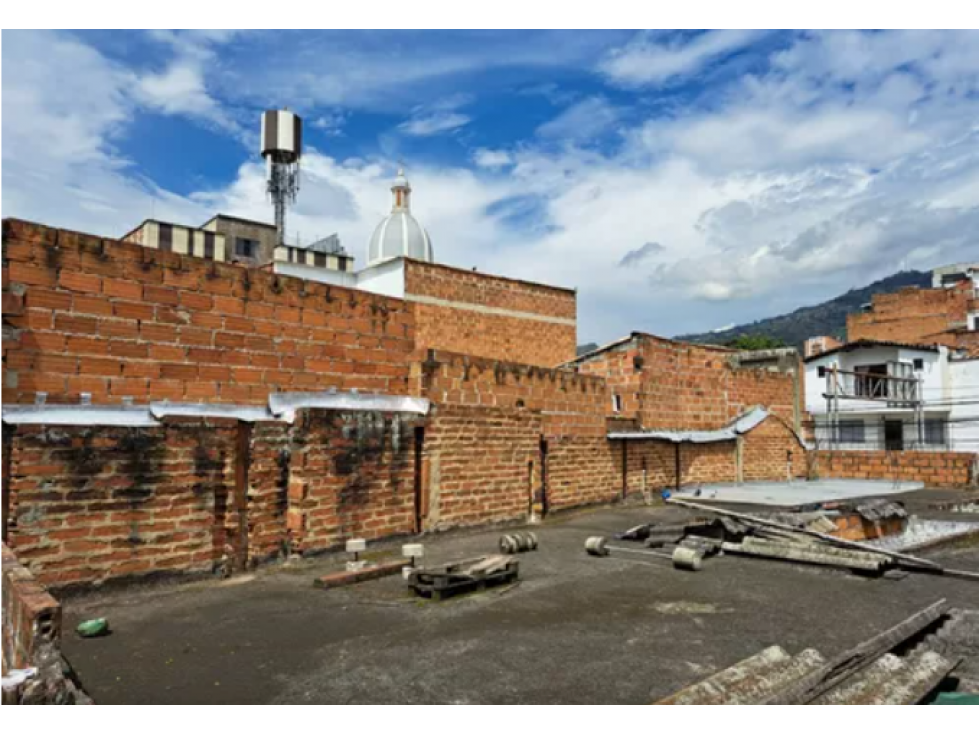 Venta de Casa-Lote en Bello, Parque Rango21
