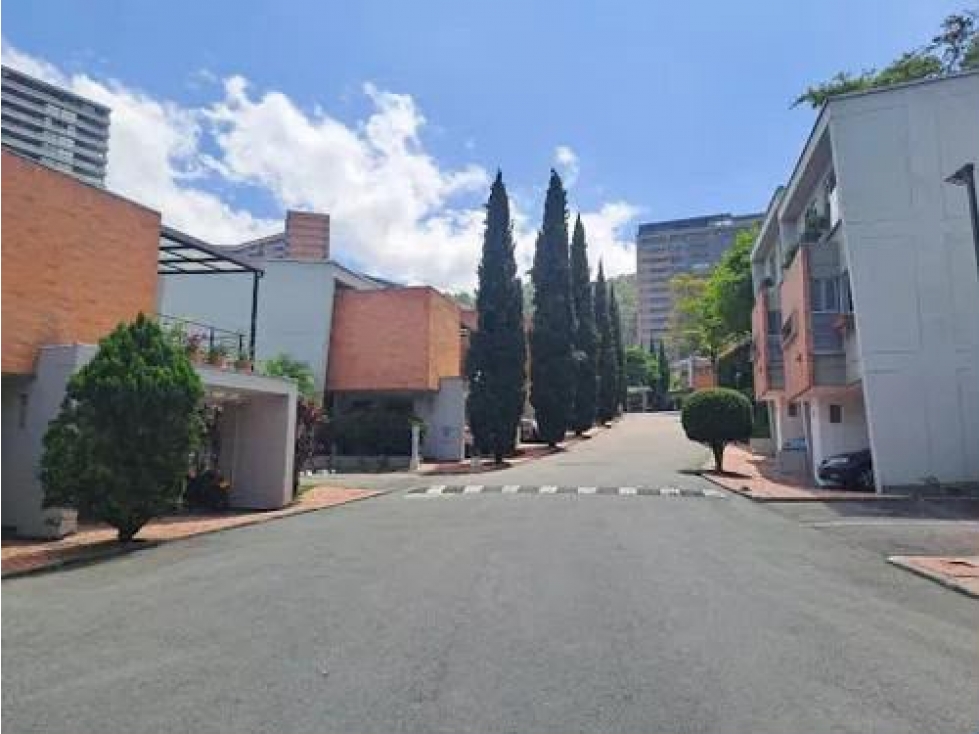 Se Arrienda Apartamento en Altos del Poblado