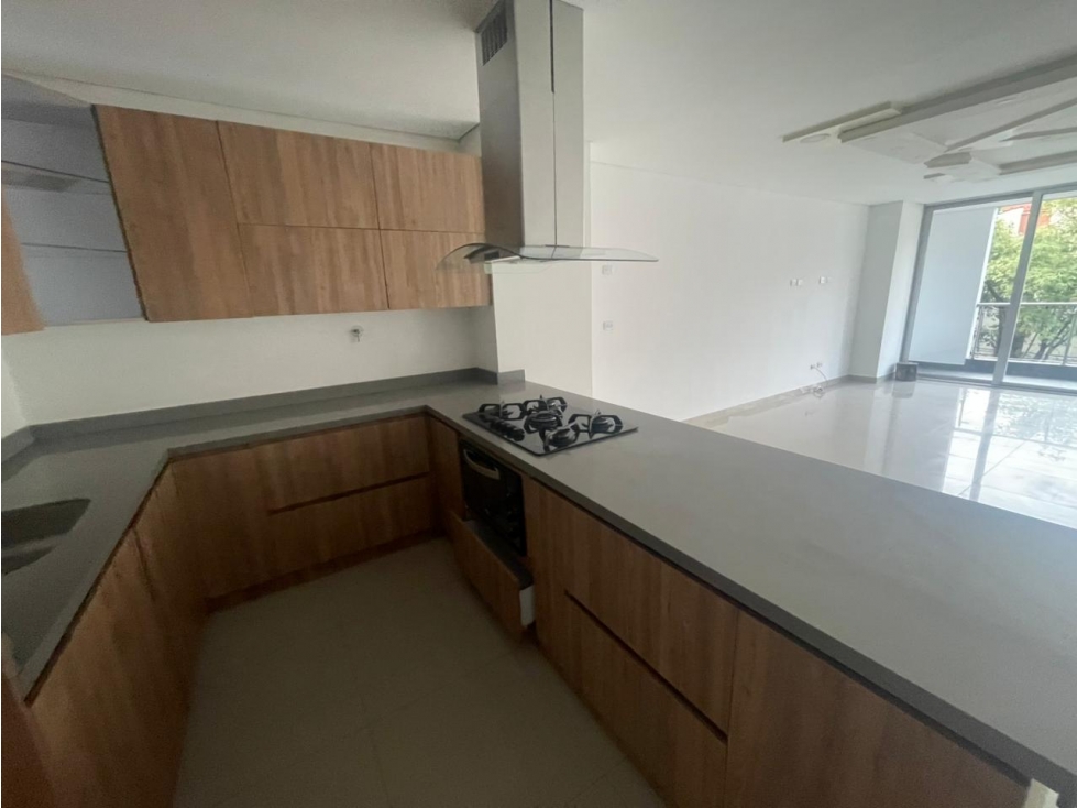 SE ARRENDA APARTAMENTO EN LOS COLORES — foto 6
