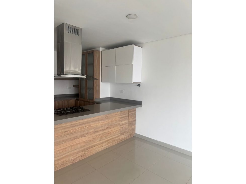 Se Arriendo Apartamento en los Colores Medellin.