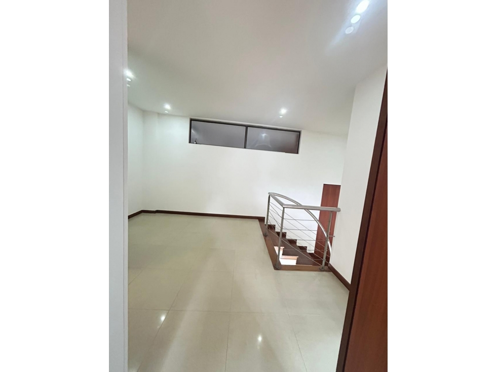 Se Arrienda Apartamento Duplex en la Intermedia Envigado