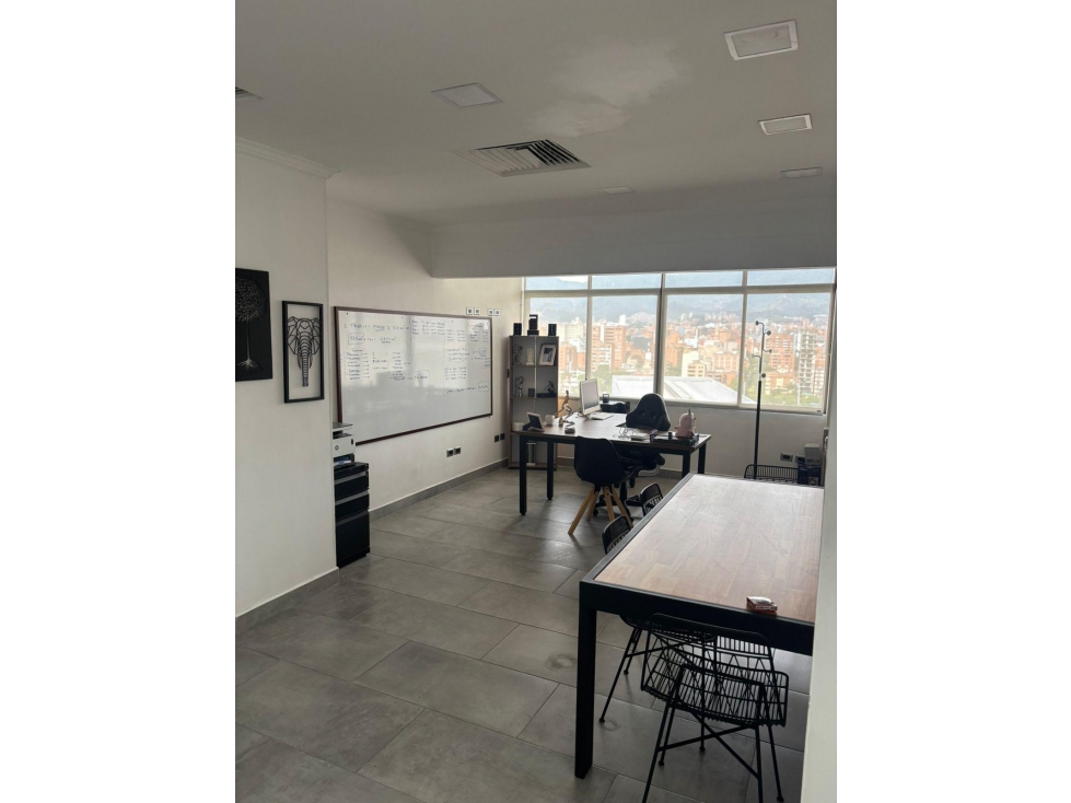 Se Vende Oficina en el Centro de Medellín