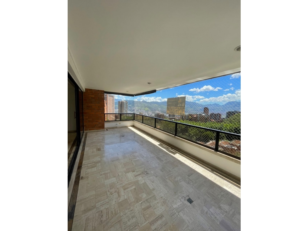 SE ARRIENDA APARTAMENTO EN EL POBLADO