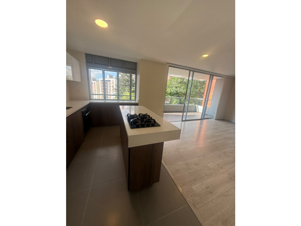 se arrienda apartamento en sabaneta