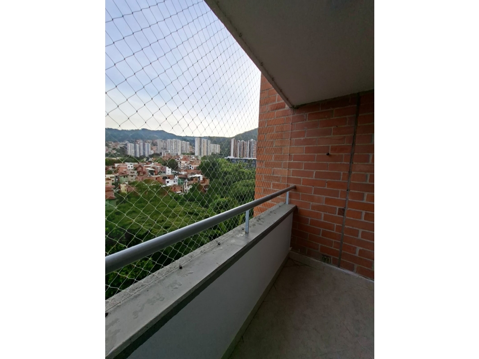 Se arrienda apartamento en belen loma de los bernal