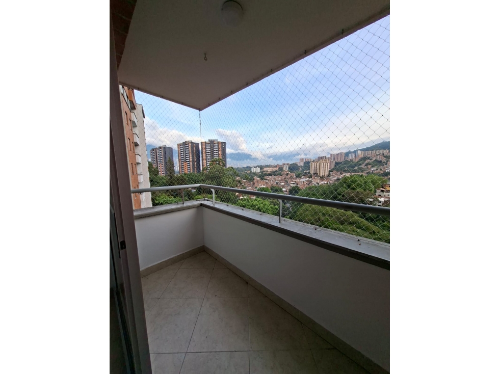 Se arrienda apartamento en belen loma de los bernal — foto 2