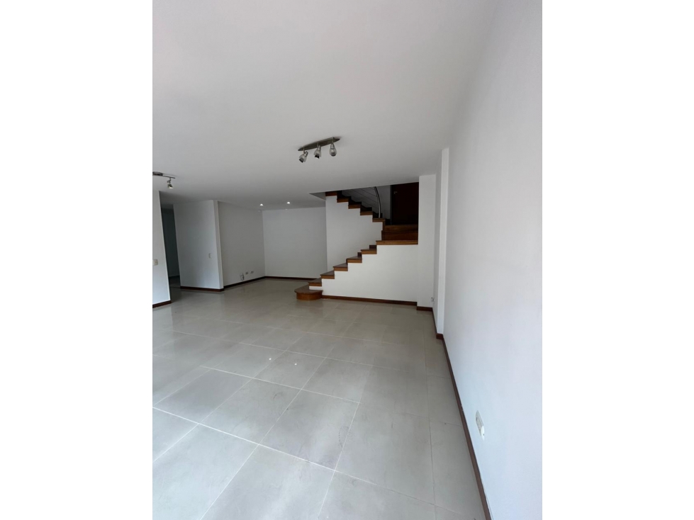 Se Arrienda Apartamento Duplex en la Intermedia Envigado — foto 2
