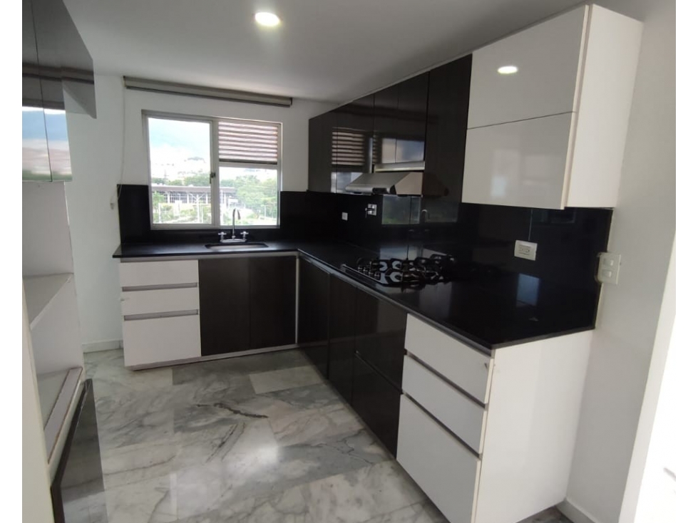 Se Arrienda Apartamento en Conquistadores — foto 2