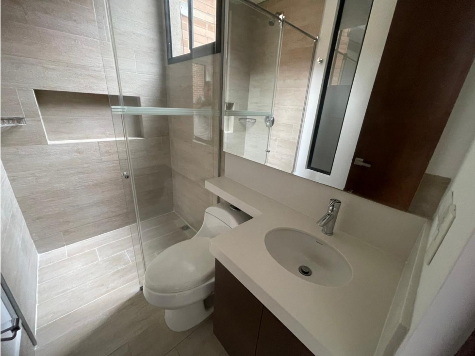 Arriendo Apartamento en el Poblado, tranversal intermedia — foto 2