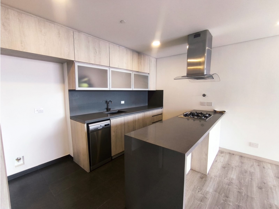 Arriendo apartamento en El poblado, Padre Marianito — foto 3