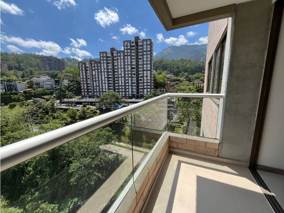 Se Arrienda Apartamento en Altos del Poblado