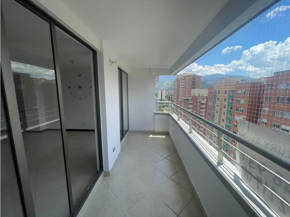 Se Arrienda Apartamento en la Loma de Los Bernal — foto 3