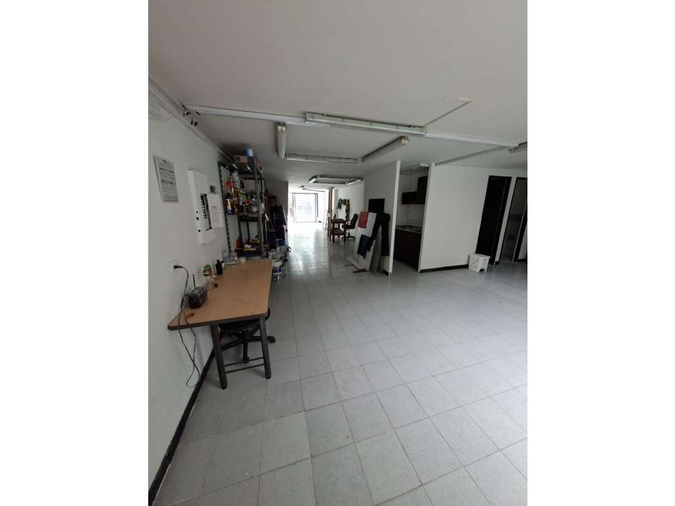 se arrienda local comercial en laureles — foto 3