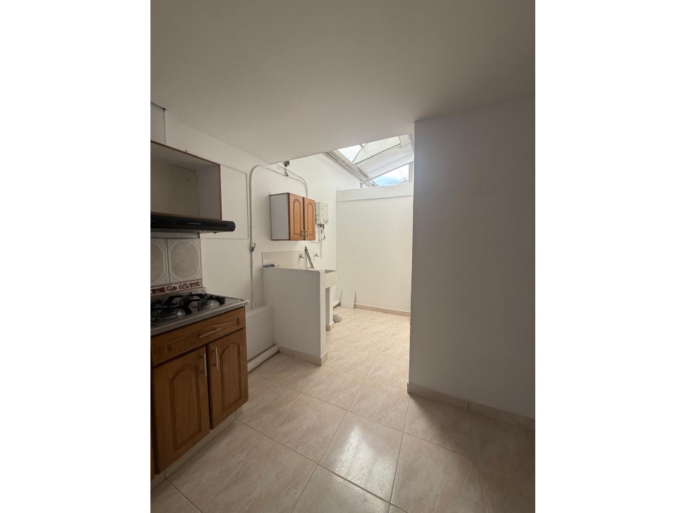 SE ARRIENDA APARTAMENTO EN LOS COLORES — foto 4