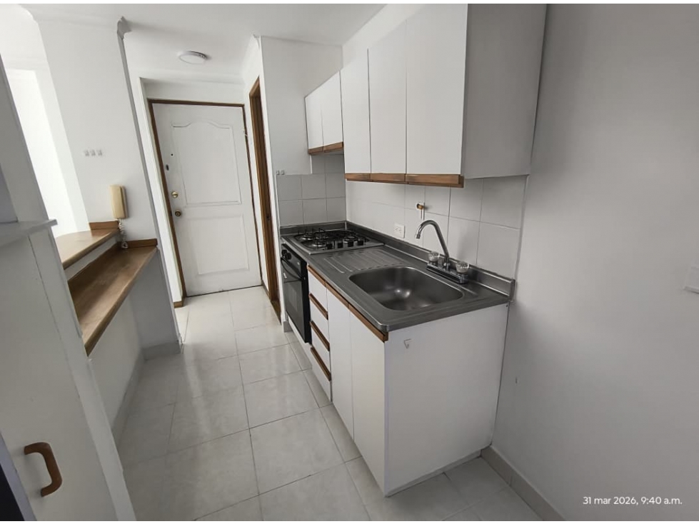 Arriendo Apartaestudio en El Poblado, loma de San Julian — foto 4